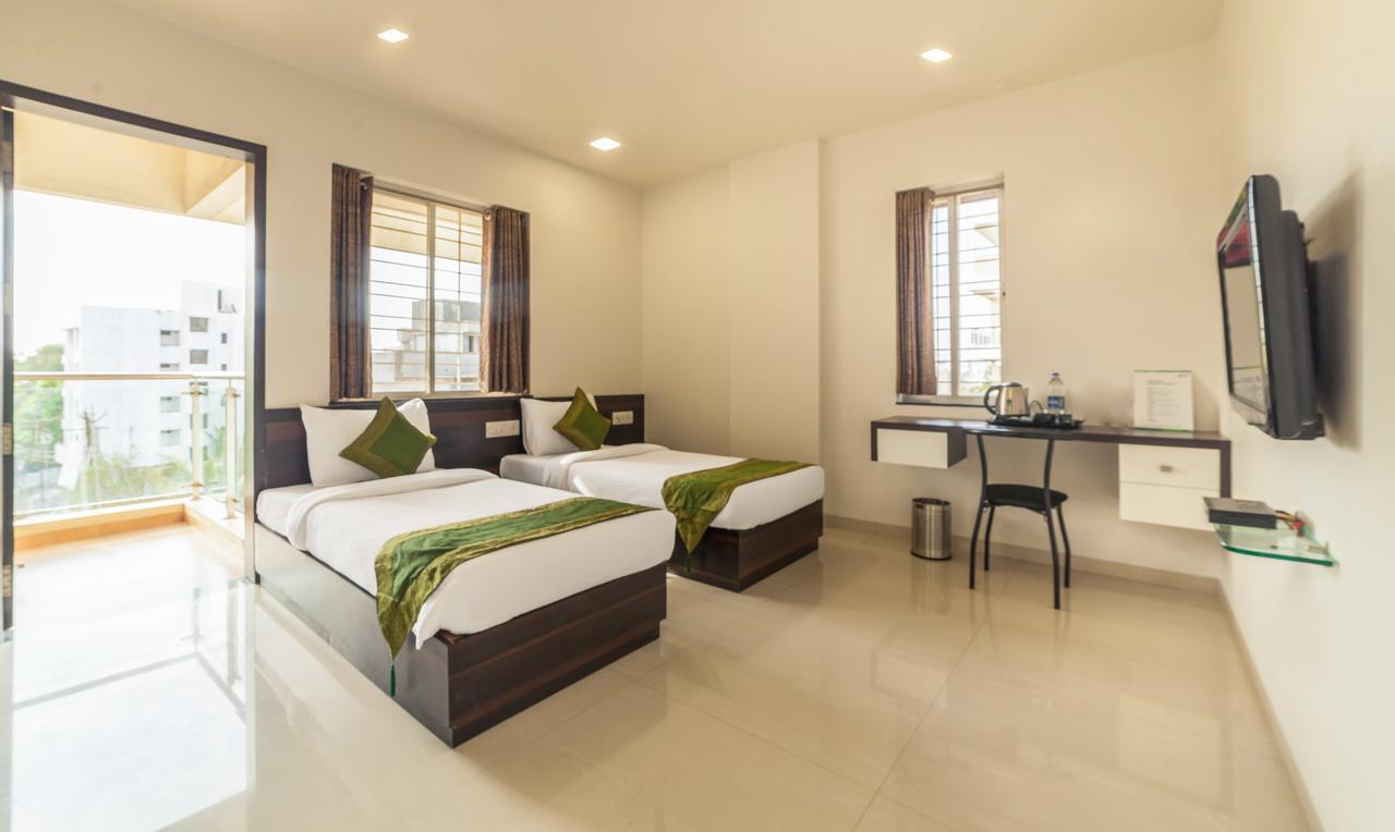 Hotel Treebo Trend Abode Nashik Zewnętrze zdjęcie