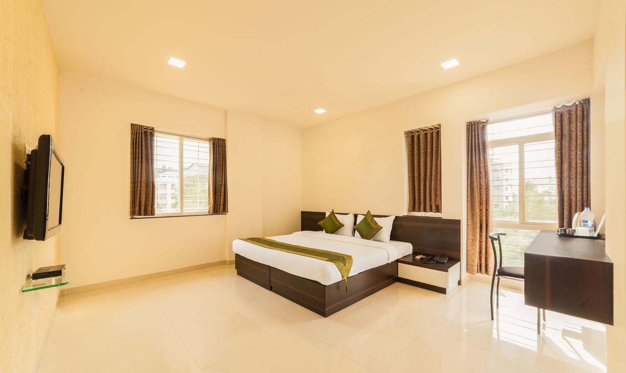 Hotel Treebo Trend Abode Nashik Zewnętrze zdjęcie